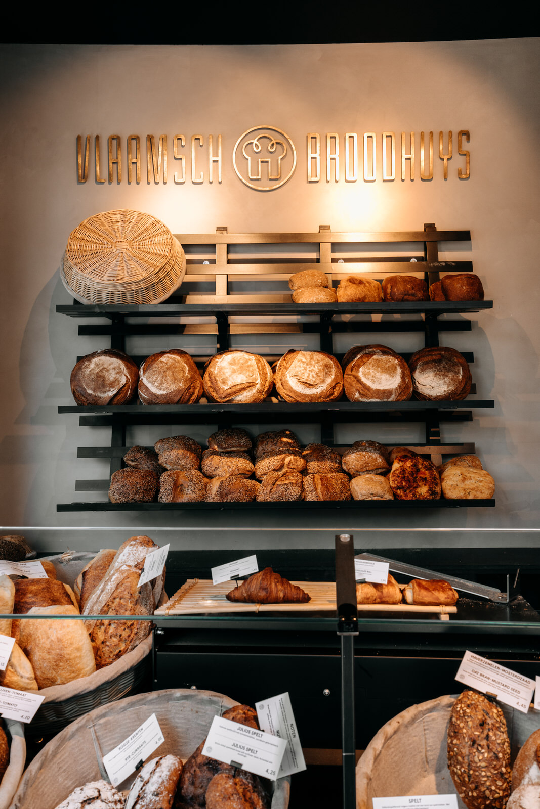 Weissenbruchstraat Winkelstraat Benoordenhout Lokale winkeliers Dorps gevoel Baker's Café Den Haag Van Hoytemastraat