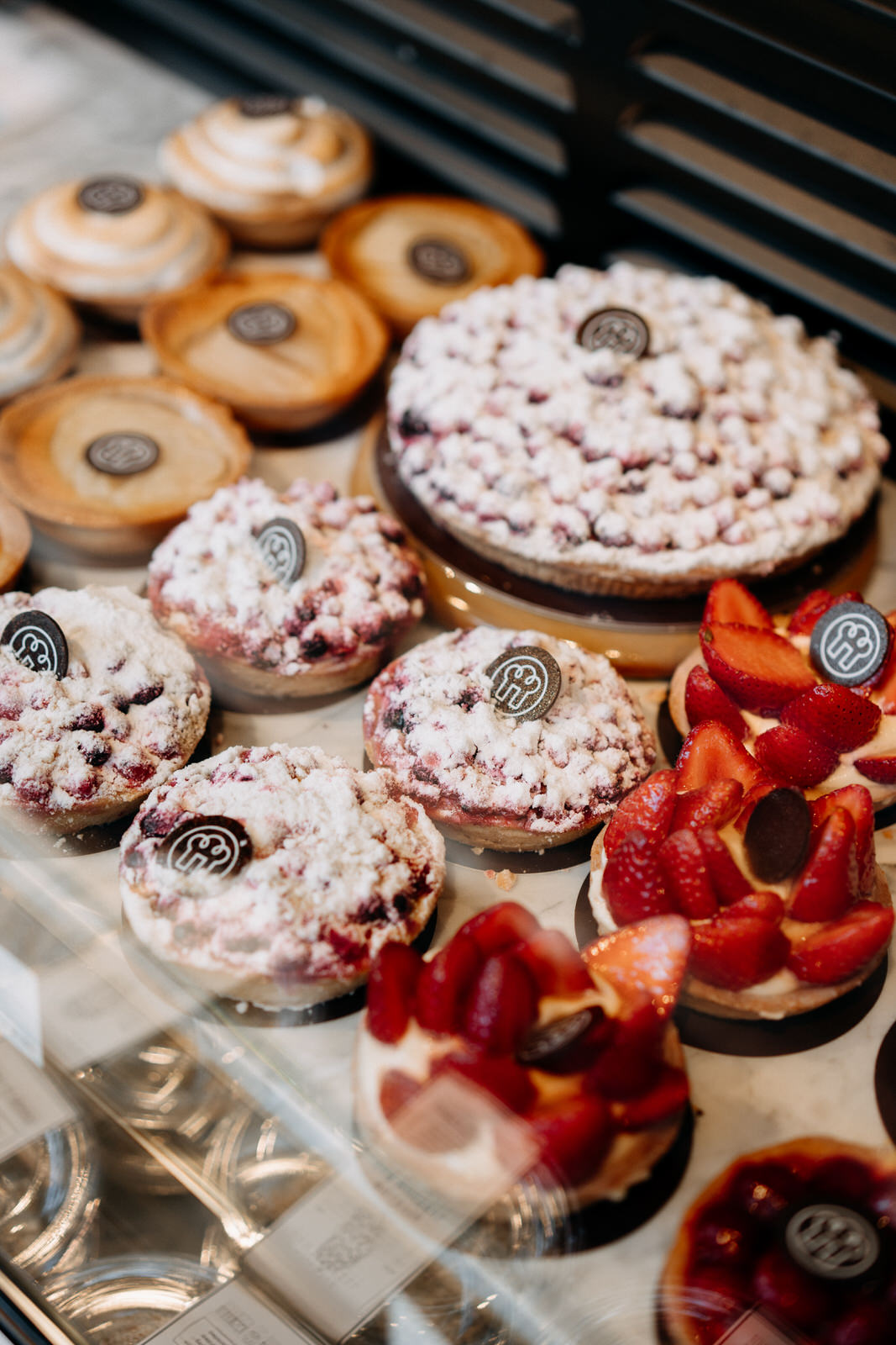 Weissenbruchstraat Winkelstraat Benoordenhout Lokale winkeliers Dorps gevoel Baker's Café Den Haag Van Hoytemastraat